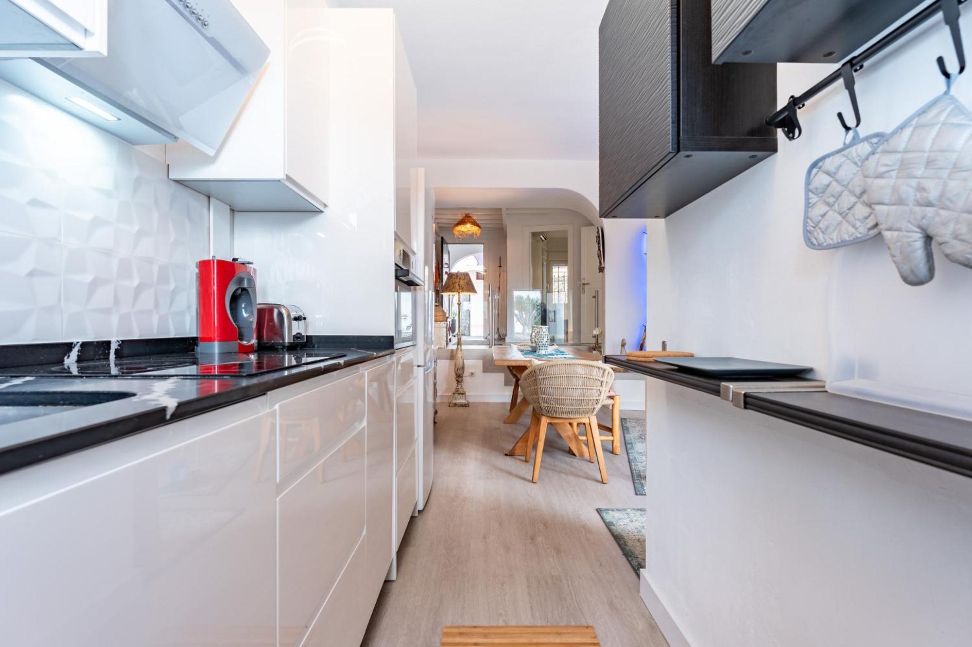Beautiful Frontline Apartment *